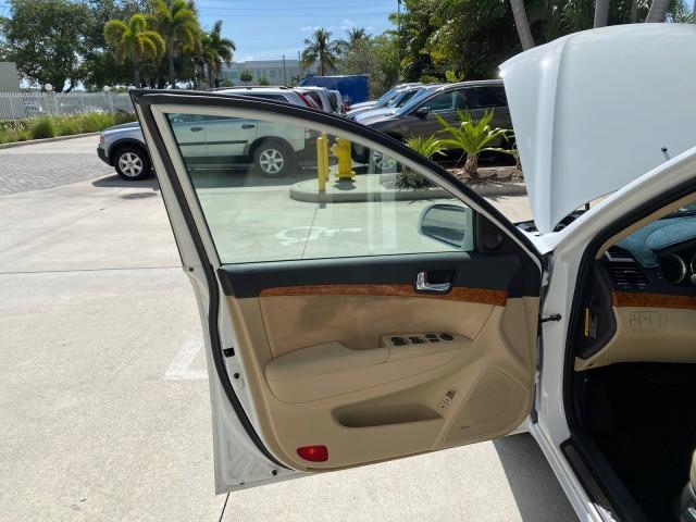 2009 Pearl White /Camel Hyundai Sonata SUNROOF Limited LOW MILES 45,849 (5NPEU46F69H) with an 3.3L DOHC V6 Engine engine, Automatic transmission, located at 4701 North Dixie Hwy, Pompano Beach, FL, 33064, (954) 422-2889, 26.240938, -80.123474 - OUR WEBPAGE FLORIDACARS1.COM HAS OVER 100 PHOTOS AND FREE CARFAX LINK 2009 Hyundai Sonata Limited V6 Sedan 4 DR 3.3L V6 F DOHC 24V Gasoline 19 MPG Front Wheel Drive Features ABS Brakes Air Conditioning Alloy Wheels AM/FM Stereo Automatic Transmission Auxiliary Audio Input CD Audio Cruise Control Fro - Photo#9