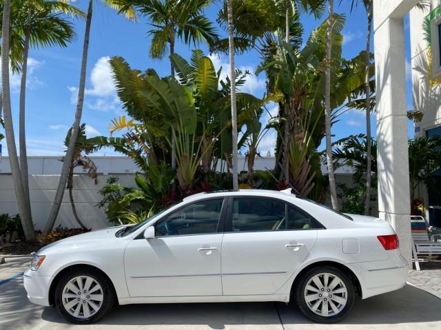 2009 Pearl White /Camel Hyundai Sonata SUNROOF Limited LOW MILES 45,849 (5NPEU46F69H) with an 3.3L DOHC V6 Engine engine, Automatic transmission, located at 4701 North Dixie Hwy, Pompano Beach, FL, 33064, (954) 422-2889, 26.240938, -80.123474 - OUR WEBPAGE FLORIDACARS1.COM HAS OVER 100 PHOTOS AND FREE CARFAX LINK 2009 Hyundai Sonata Limited V6 Sedan 4 DR 3.3L V6 F DOHC 24V Gasoline 19 MPG Front Wheel Drive Features ABS Brakes Air Conditioning Alloy Wheels AM/FM Stereo Automatic Transmission Auxiliary Audio Input CD Audio Cruise Control Fro - Photo#31