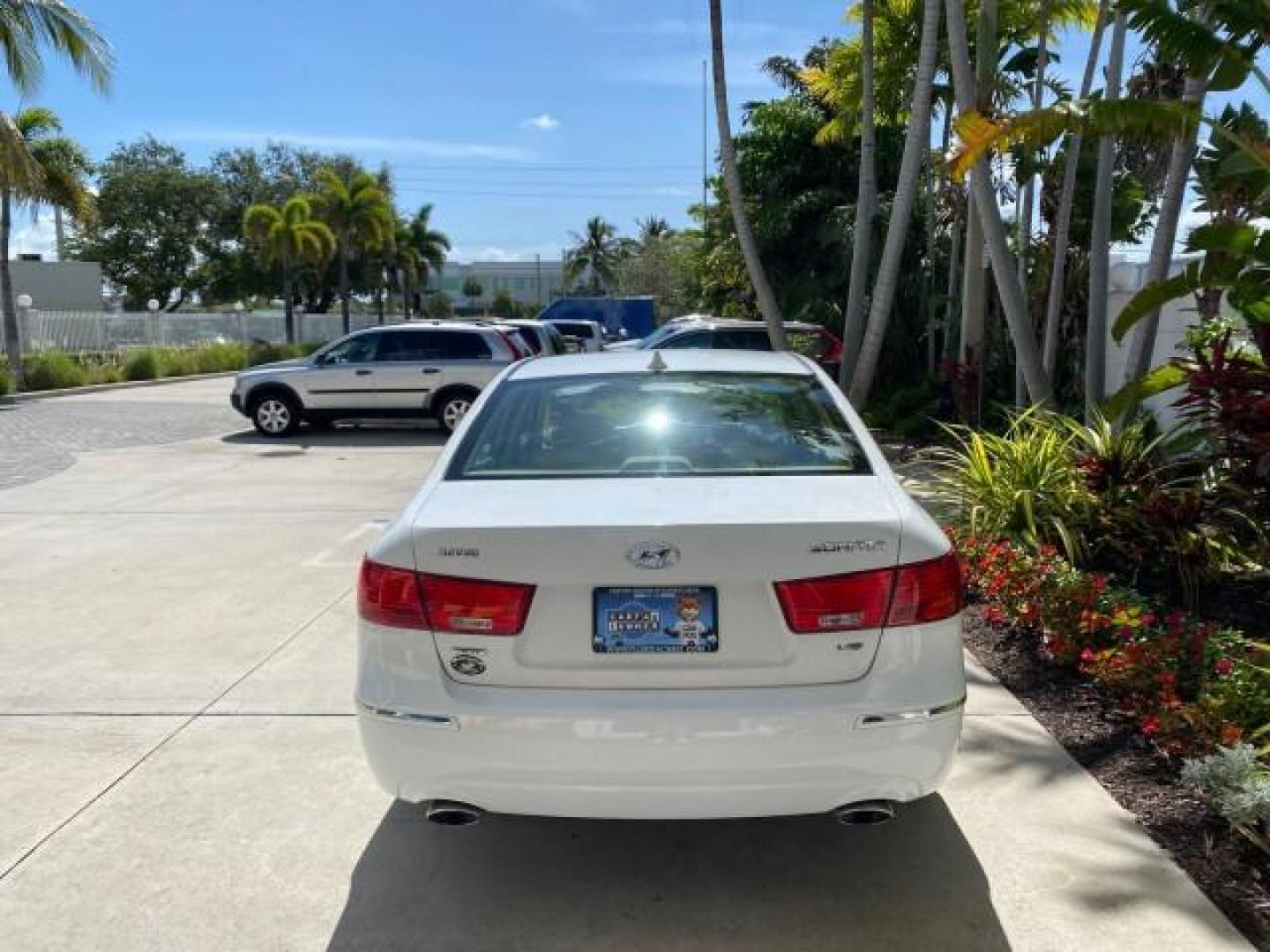 2009 Pearl White /Camel Hyundai Sonata SUNROOF Limited LOW MILES 45,849 (5NPEU46F69H) with an 3.3L DOHC V6 Engine engine, Automatic transmission, located at 4701 North Dixie Hwy, Pompano Beach, FL, 33064, (954) 422-2889, 26.240938, -80.123474 - OUR WEBPAGE FLORIDACARS1.COM HAS OVER 100 PHOTOS AND FREE CARFAX LINK 2009 Hyundai Sonata Limited V6 Sedan 4 DR 3.3L V6 F DOHC 24V Gasoline 19 MPG Front Wheel Drive Features ABS Brakes Air Conditioning Alloy Wheels AM/FM Stereo Automatic Transmission Auxiliary Audio Input CD Audio Cruise Control Fro- Photo#34