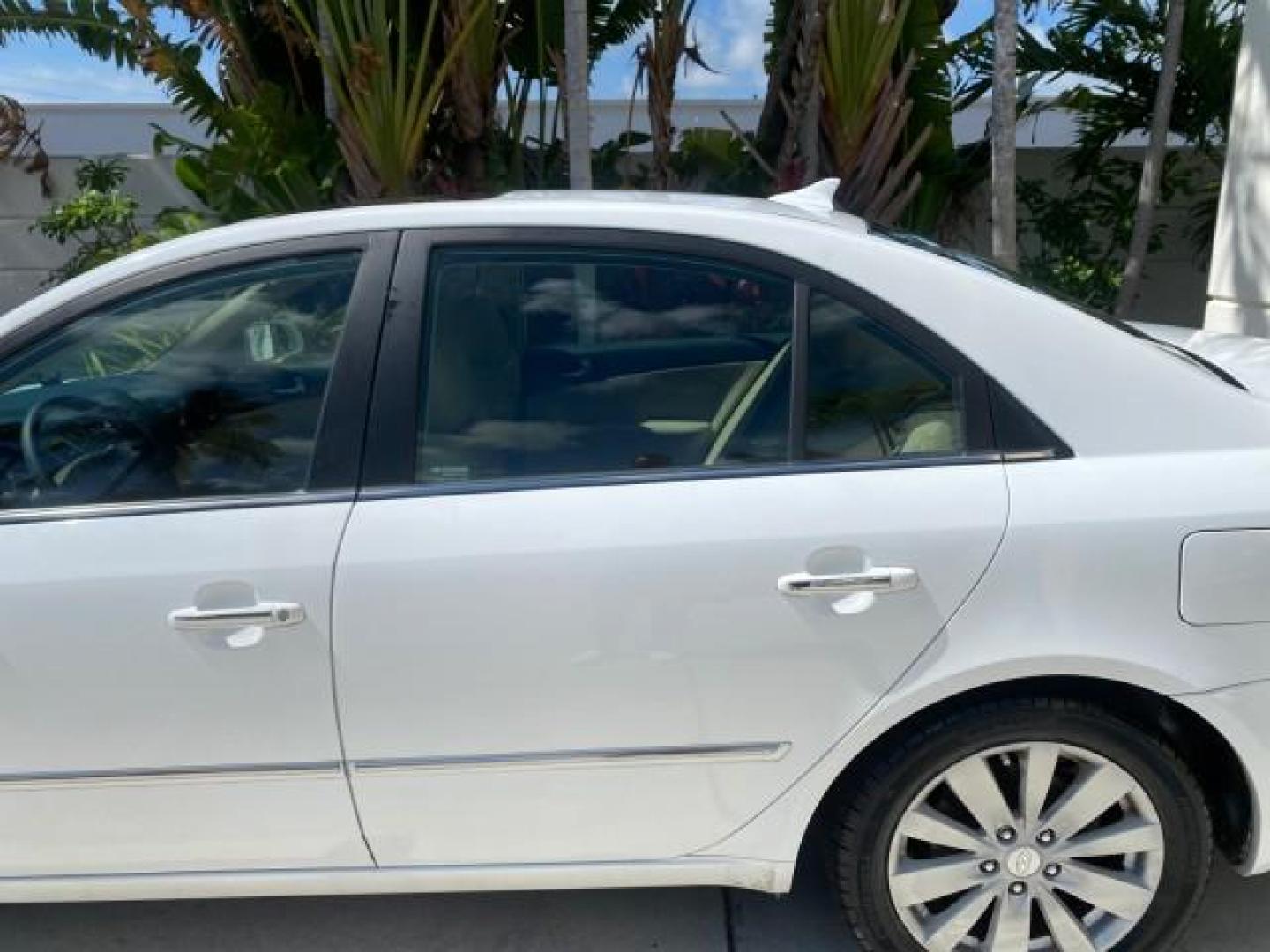 2009 Pearl White /Camel Hyundai Sonata SUNROOF Limited LOW MILES 45,849 (5NPEU46F69H) with an 3.3L DOHC V6 Engine engine, Automatic transmission, located at 4701 North Dixie Hwy, Pompano Beach, FL, 33064, (954) 422-2889, 26.240938, -80.123474 - OUR WEBPAGE FLORIDACARS1.COM HAS OVER 100 PHOTOS AND FREE CARFAX LINK 2009 Hyundai Sonata Limited V6 Sedan 4 DR 3.3L V6 F DOHC 24V Gasoline 19 MPG Front Wheel Drive Features ABS Brakes Air Conditioning Alloy Wheels AM/FM Stereo Automatic Transmission Auxiliary Audio Input CD Audio Cruise Control Fro- Photo#76