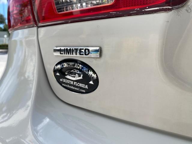 2009 Pearl White /Camel Hyundai Sonata SUNROOF Limited LOW MILES 45,849 (5NPEU46F69H) with an 3.3L DOHC V6 Engine engine, Automatic transmission, located at 4701 North Dixie Hwy, Pompano Beach, FL, 33064, (954) 422-2889, 26.240938, -80.123474 - OUR WEBPAGE FLORIDACARS1.COM HAS OVER 100 PHOTOS AND FREE CARFAX LINK 2009 Hyundai Sonata Limited V6 Sedan 4 DR 3.3L V6 F DOHC 24V Gasoline 19 MPG Front Wheel Drive Features ABS Brakes Air Conditioning Alloy Wheels AM/FM Stereo Automatic Transmission Auxiliary Audio Input CD Audio Cruise Control Fro - Photo#96
