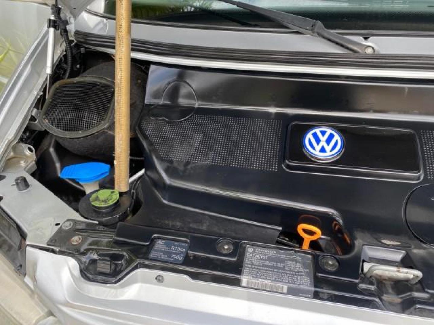 2003 Reflex Silver /Gray Volkswagen EuroVan MV POP UP CAMPER VAN (WV2NB47093H) with an 2.8L DOHC SMPI V6 Engine engine, Automatic transmission, located at 4701 North Dixie Hwy, Pompano Beach, FL, 33064, (954) 422-2889, 26.240938, -80.123474 - OUR WEBPAGE FLORIDACARS1.COM HAS OVER 100 PHOTOS AND FREE CARFAX LINK 2003 Volkswagen Eurovan MV Westfalia Pop Top Camper Van 2.8L I6 F Gasoline 20 MPG Front Wheel Drive Features ABS Brakes Air Conditioning Alloy Wheels AM/FM Stereo Automatic Transmission Cloth Seats Cruise Control Power Locks Power- Photo#24