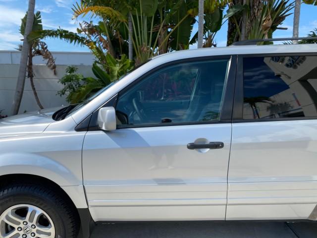 2004 Starlight Silver Metallic /Gray Honda Pilot EX-L 4WD LOW MILES 64,262 (2HKYF18574H) with an 3.5L SOHC PGM-FI 24-Valve VTEC V6 Engine engine, Automatic transmission, located at 4701 North Dixie Hwy, Pompano Beach, FL, 33064, (954) 422-2889, 26.240938, -80.123474 - OUR WEBPAGE FLORIDACARS1.COM HAS OVER 100 PHOTOS AND FREE CARFAX LINK 2004 Honda Pilot EX-L 4WD/AWD 4 Door Wagon/Sport Utility 3.5L V6 F SOHC Gasoline 22 MPG All Wheel Drive Features 4WD/AWD ABS Brakes Air Conditioning Alloy Wheels AM/FM Stereo Automatic Transmission Cassette Player CD Audio Cruise- Photo#35