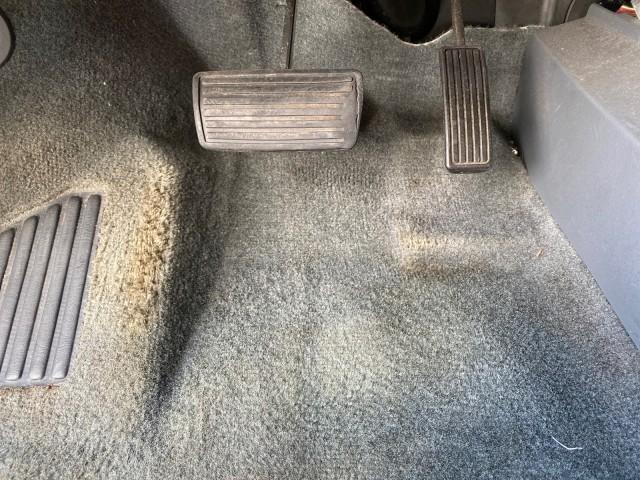 2004 Starlight Silver Metallic /Gray Honda Pilot EX-L 4WD LOW MILES 64,262 (2HKYF18574H) with an 3.5L SOHC PGM-FI 24-Valve VTEC V6 Engine engine, Automatic transmission, located at 4701 North Dixie Hwy, Pompano Beach, FL, 33064, (954) 422-2889, 26.240938, -80.123474 - OUR WEBPAGE FLORIDACARS1.COM HAS OVER 100 PHOTOS AND FREE CARFAX LINK 2004 Honda Pilot EX-L 4WD/AWD 4 Door Wagon/Sport Utility 3.5L V6 F SOHC Gasoline 22 MPG All Wheel Drive Features 4WD/AWD ABS Brakes Air Conditioning Alloy Wheels AM/FM Stereo Automatic Transmission Cassette Player CD Audio Cruise- Photo#51