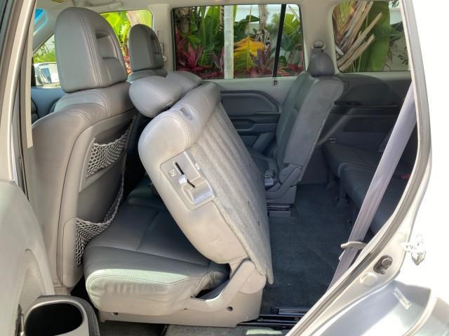 2004 Starlight Silver Metallic /Gray Honda Pilot EX-L 4WD LOW MILES 64,262 (2HKYF18574H) with an 3.5L SOHC PGM-FI 24-Valve VTEC V6 Engine engine, Automatic transmission, located at 4701 North Dixie Hwy, Pompano Beach, FL, 33064, (954) 422-2889, 26.240938, -80.123474 - OUR WEBPAGE FLORIDACARS1.COM HAS OVER 100 PHOTOS AND FREE CARFAX LINK 2004 Honda Pilot EX-L 4WD/AWD 4 Door Wagon/Sport Utility 3.5L V6 F SOHC Gasoline 22 MPG All Wheel Drive Features 4WD/AWD ABS Brakes Air Conditioning Alloy Wheels AM/FM Stereo Automatic Transmission Cassette Player CD Audio Cruise- Photo#80