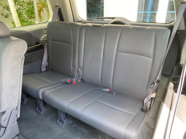 2004 Starlight Silver Metallic /Gray Honda Pilot EX-L 4WD LOW MILES 64,262 (2HKYF18574H) with an 3.5L SOHC PGM-FI 24-Valve VTEC V6 Engine engine, Automatic transmission, located at 4701 North Dixie Hwy, Pompano Beach, FL, 33064, (954) 422-2889, 26.240938, -80.123474 - OUR WEBPAGE FLORIDACARS1.COM HAS OVER 100 PHOTOS AND FREE CARFAX LINK 2004 Honda Pilot EX-L 4WD/AWD 4 Door Wagon/Sport Utility 3.5L V6 F SOHC Gasoline 22 MPG All Wheel Drive Features 4WD/AWD ABS Brakes Air Conditioning Alloy Wheels AM/FM Stereo Automatic Transmission Cassette Player CD Audio Cruise- Photo#84