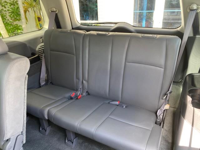2004 Starlight Silver Metallic /Gray Honda Pilot EX-L 4WD LOW MILES 64,262 (2HKYF18574H) with an 3.5L SOHC PGM-FI 24-Valve VTEC V6 Engine engine, Automatic transmission, located at 4701 North Dixie Hwy, Pompano Beach, FL, 33064, (954) 422-2889, 26.240938, -80.123474 - OUR WEBPAGE FLORIDACARS1.COM HAS OVER 100 PHOTOS AND FREE CARFAX LINK 2004 Honda Pilot EX-L 4WD/AWD 4 Door Wagon/Sport Utility 3.5L V6 F SOHC Gasoline 22 MPG All Wheel Drive Features 4WD/AWD ABS Brakes Air Conditioning Alloy Wheels AM/FM Stereo Automatic Transmission Cassette Player CD Audio Cruise- Photo#86