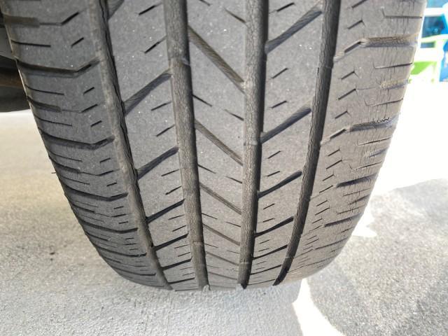 2004 Starlight Silver Metallic /Gray Honda Pilot EX-L 4WD LOW MILES 64,262 (2HKYF18574H) with an 3.5L SOHC PGM-FI 24-Valve VTEC V6 Engine engine, Automatic transmission, located at 4701 North Dixie Hwy, Pompano Beach, FL, 33064, (954) 422-2889, 26.240938, -80.123474 - OUR WEBPAGE FLORIDACARS1.COM HAS OVER 100 PHOTOS AND FREE CARFAX LINK 2004 Honda Pilot EX-L 4WD/AWD 4 Door Wagon/Sport Utility 3.5L V6 F SOHC Gasoline 22 MPG All Wheel Drive Features 4WD/AWD ABS Brakes Air Conditioning Alloy Wheels AM/FM Stereo Automatic Transmission Cassette Player CD Audio Cruise- Photo#88