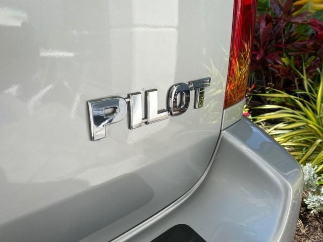 2004 Starlight Silver Metallic /Gray Honda Pilot EX-L 4WD LOW MILES 64,262 (2HKYF18574H) with an 3.5L SOHC PGM-FI 24-Valve VTEC V6 Engine engine, Automatic transmission, located at 4701 North Dixie Hwy, Pompano Beach, FL, 33064, (954) 422-2889, 26.240938, -80.123474 - OUR WEBPAGE FLORIDACARS1.COM HAS OVER 100 PHOTOS AND FREE CARFAX LINK 2004 Honda Pilot EX-L 4WD/AWD 4 Door Wagon/Sport Utility 3.5L V6 F SOHC Gasoline 22 MPG All Wheel Drive Features 4WD/AWD ABS Brakes Air Conditioning Alloy Wheels AM/FM Stereo Automatic Transmission Cassette Player CD Audio Cruise- Photo#94