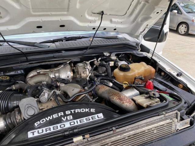 2008 Oxford White /Camel Ford Super Duty F-350 POWER STROKE TURBO DIESEL XL (1FTSF30R88E) with an 6.4L OHV V8 Turbo-Diesel Power Stroke Engine engine, Automatic transmission, located at 4701 North Dixie Hwy, Pompano Beach, FL, 33064, (954) 422-2889, 26.240938, -80.123474 - OUR WEBPAGE FLORIDACARS1.COM HAS OVER 100 PHOTOS AND FREE CARFAX LINK 2008 Ford F-350 Super Duty XL Turbo Diesel Pickup 6.4L V8 F Diesel Rear Wheel Drive Features ABS Brakes AM/FM Stereo Automatic Transmission Bed Liner Long Bed A/C Running Boards Turbo Diesel Engine Vinyl Seats 2008 Ford Super Duty- Photo#25