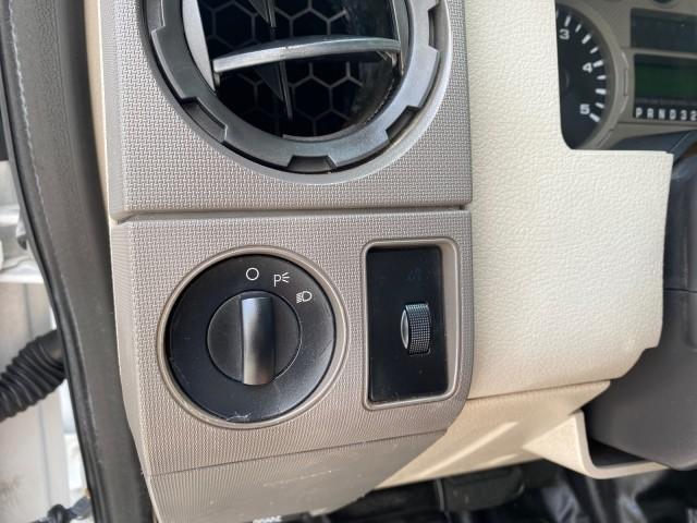 2008 Oxford White /Camel Ford Super Duty F-350 POWER STROKE TURBO DIESEL XL (1FTSF30R88E) with an 6.4L OHV V8 Turbo-Diesel Power Stroke Engine engine, Automatic transmission, located at 4701 North Dixie Hwy, Pompano Beach, FL, 33064, (954) 422-2889, 26.240938, -80.123474 - OUR WEBPAGE FLORIDACARS1.COM HAS OVER 100 PHOTOS AND FREE CARFAX LINK 2008 Ford F-350 Super Duty XL Turbo Diesel Pickup 6.4L V8 F Diesel Rear Wheel Drive Features ABS Brakes AM/FM Stereo Automatic Transmission Bed Liner Long Bed A/C Running Boards Turbo Diesel Engine Vinyl Seats 2008 Ford Super Duty- Photo#54