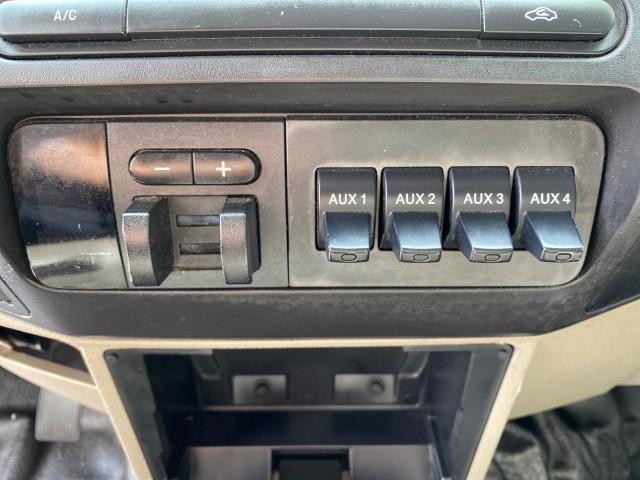 2008 Oxford White /Camel Ford Super Duty F-350 POWER STROKE TURBO DIESEL XL (1FTSF30R88E) with an 6.4L OHV V8 Turbo-Diesel Power Stroke Engine engine, Automatic transmission, located at 4701 North Dixie Hwy, Pompano Beach, FL, 33064, (954) 422-2889, 26.240938, -80.123474 - OUR WEBPAGE FLORIDACARS1.COM HAS OVER 100 PHOTOS AND FREE CARFAX LINK 2008 Ford F-350 Super Duty XL Turbo Diesel Pickup 6.4L V8 F Diesel Rear Wheel Drive Features ABS Brakes AM/FM Stereo Automatic Transmission Bed Liner Long Bed A/C Running Boards Turbo Diesel Engine Vinyl Seats 2008 Ford Super Duty- Photo#61
