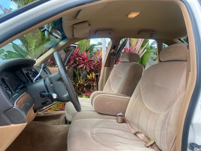 1995 White /Tan Ford Crown Victoria LOW MILES 43,331 (2FALP73W4SX) with an 4.6L 8-Cyl Engine engine, Automatic transmission, located at 4701 North Dixie Hwy, Pompano Beach, FL, 33064, (954) 422-2889, 26.240938, -80.123474 - OUR WEBPAGE FLORIDACARS1.COM HAS OVER 100 PHOTOS AND FREE CARFAX LINK 1995 Ford Crown Victoria Sedan 4 DR 4.6L V8 F SOHC 16V Gasoline Rear Wheel Drive Features Air Conditioning AM/FM Stereo Automatic Transmission Cassette Player Cloth Seats Cruise Control Power Locks Power Seat(s) Power Windows Rear- Photo#10