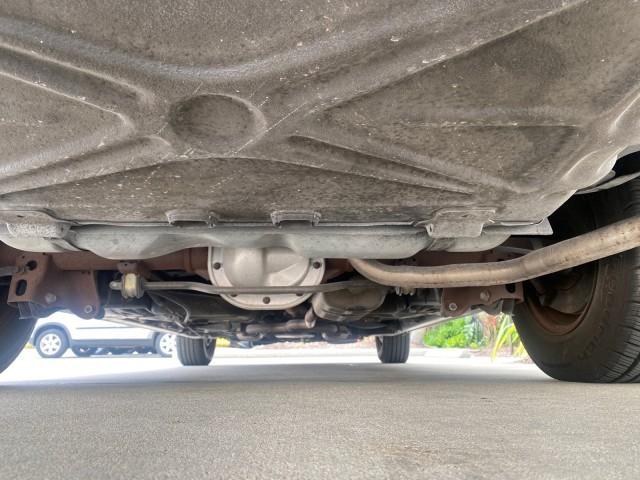 1995 White /Tan Ford Crown Victoria LOW MILES 43,331 (2FALP73W4SX) with an 4.6L 8-Cyl Engine engine, Automatic transmission, located at 4701 North Dixie Hwy, Pompano Beach, FL, 33064, (954) 422-2889, 26.240938, -80.123474 - OUR WEBPAGE FLORIDACARS1.COM HAS OVER 100 PHOTOS AND FREE CARFAX LINK 1995 Ford Crown Victoria Sedan 4 DR 4.6L V8 F SOHC 16V Gasoline Rear Wheel Drive Features Air Conditioning AM/FM Stereo Automatic Transmission Cassette Player Cloth Seats Cruise Control Power Locks Power Seat(s) Power Windows Rear- Photo#22