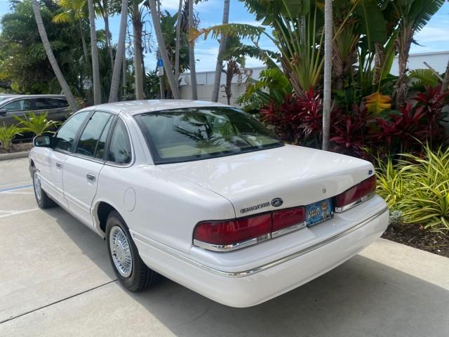 1995 White /Tan Ford Crown Victoria LOW MILES 43,331 (2FALP73W4SX) with an 4.6L 8-Cyl Engine engine, Automatic transmission, located at 4701 North Dixie Hwy, Pompano Beach, FL, 33064, (954) 422-2889, 26.240938, -80.123474 - OUR WEBPAGE FLORIDACARS1.COM HAS OVER 100 PHOTOS AND FREE CARFAX LINK 1995 Ford Crown Victoria Sedan 4 DR 4.6L V8 F SOHC 16V Gasoline Rear Wheel Drive Features Air Conditioning AM/FM Stereo Automatic Transmission Cassette Player Cloth Seats Cruise Control Power Locks Power Seat(s) Power Windows Rear- Photo#33
