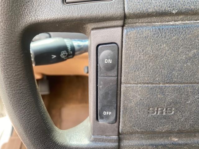 1995 White /Tan Ford Crown Victoria LOW MILES 43,331 (2FALP73W4SX) with an 4.6L 8-Cyl Engine engine, Automatic transmission, located at 4701 North Dixie Hwy, Pompano Beach, FL, 33064, (954) 422-2889, 26.240938, -80.123474 - OUR WEBPAGE FLORIDACARS1.COM HAS OVER 100 PHOTOS AND FREE CARFAX LINK 1995 Ford Crown Victoria Sedan 4 DR 4.6L V8 F SOHC 16V Gasoline Rear Wheel Drive Features Air Conditioning AM/FM Stereo Automatic Transmission Cassette Player Cloth Seats Cruise Control Power Locks Power Seat(s) Power Windows Rear- Photo#50