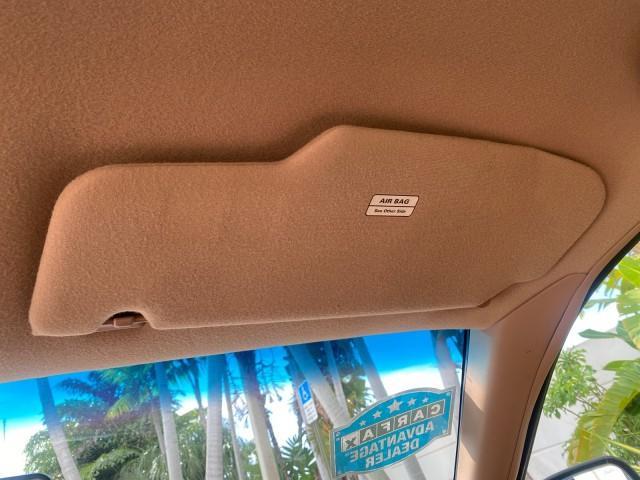 1995 White /Tan Ford Crown Victoria LOW MILES 43,331 (2FALP73W4SX) with an 4.6L 8-Cyl Engine engine, Automatic transmission, located at 4701 North Dixie Hwy, Pompano Beach, FL, 33064, (954) 422-2889, 26.240938, -80.123474 - OUR WEBPAGE FLORIDACARS1.COM HAS OVER 100 PHOTOS AND FREE CARFAX LINK 1995 Ford Crown Victoria Sedan 4 DR 4.6L V8 F SOHC 16V Gasoline Rear Wheel Drive Features Air Conditioning AM/FM Stereo Automatic Transmission Cassette Player Cloth Seats Cruise Control Power Locks Power Seat(s) Power Windows Rear- Photo#66