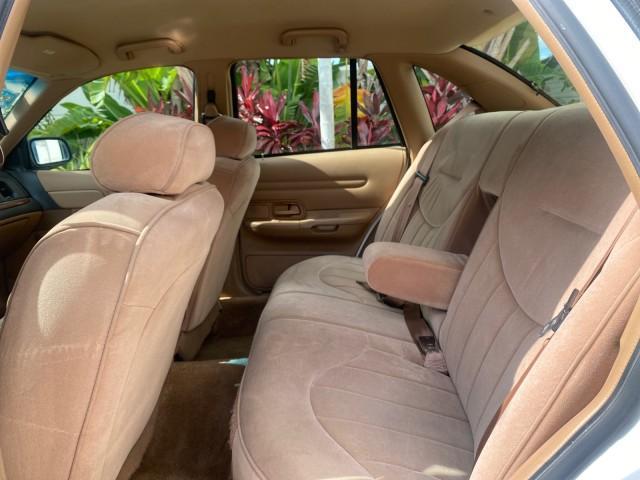 1995 White /Tan Ford Crown Victoria LOW MILES 43,331 (2FALP73W4SX) with an 4.6L 8-Cyl Engine engine, Automatic transmission, located at 4701 North Dixie Hwy, Pompano Beach, FL, 33064, (954) 422-2889, 26.240938, -80.123474 - OUR WEBPAGE FLORIDACARS1.COM HAS OVER 100 PHOTOS AND FREE CARFAX LINK 1995 Ford Crown Victoria Sedan 4 DR 4.6L V8 F SOHC 16V Gasoline Rear Wheel Drive Features Air Conditioning AM/FM Stereo Automatic Transmission Cassette Player Cloth Seats Cruise Control Power Locks Power Seat(s) Power Windows Rear- Photo#73