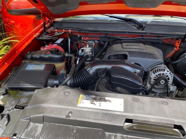 2009 Inferno Orange Metallic /Dark Cashmere/Light Cashmere Chevrolet Avalanche LT PU LOW MILES 58,696 (3GNEC22009G) with an 5.3L Vortec 1000 V8 SFI Flex-Fuel Engine engine, Automatic transmission, located at 4701 North Dixie Hwy, Pompano Beach, FL, 33064, (954) 422-2889, 26.240938, -80.123474 - OUR WEBPAGE FLORIDACARS1.COM HAS OVER 100 PHOTOS AND FREE CARFAX LINK 2009 Chevrolet Avalanche LT Sport Pickup 5.3L V8 F OHV 16V Flex Fuel 20 MPG Rear Wheel Drive Features 20 Inch Plus Wheels ABS Brakes Air Conditioning Alloy Wheels AM/FM Stereo Automatic Transmission Auxiliary Audio Input Bed Cover- Photo#24