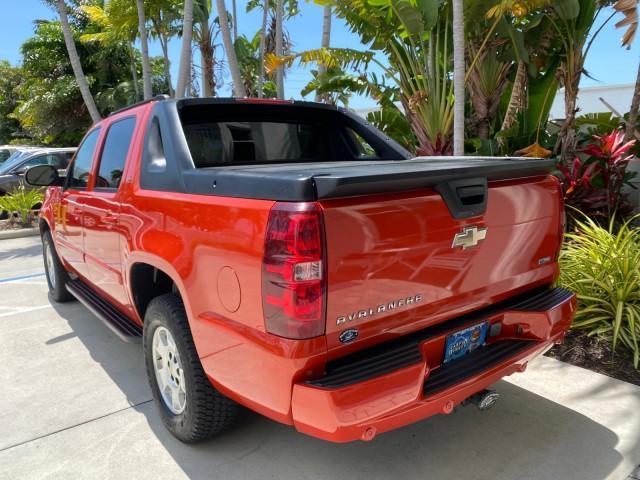 2009 Inferno Orange Metallic /Dark Cashmere/Light Cashmere Chevrolet Avalanche LT PU LOW MILES 58,696 (3GNEC22009G) with an 5.3L Vortec 1000 V8 SFI Flex-Fuel Engine engine, Automatic transmission, located at 4701 North Dixie Hwy, Pompano Beach, FL, 33064, (954) 422-2889, 26.240938, -80.123474 - OUR WEBPAGE FLORIDACARS1.COM HAS OVER 100 PHOTOS AND FREE CARFAX LINK 2009 Chevrolet Avalanche LT Sport Pickup 5.3L V8 F OHV 16V Flex Fuel 20 MPG Rear Wheel Drive Features 20 Inch Plus Wheels ABS Brakes Air Conditioning Alloy Wheels AM/FM Stereo Automatic Transmission Auxiliary Audio Input Bed Cover- Photo#33