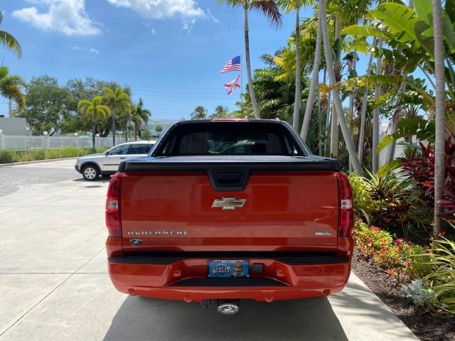 2009 Inferno Orange Metallic /Dark Cashmere/Light Cashmere Chevrolet Avalanche LT PU LOW MILES 58,696 (3GNEC22009G) with an 5.3L Vortec 1000 V8 SFI Flex-Fuel Engine engine, Automatic transmission, located at 4701 North Dixie Hwy, Pompano Beach, FL, 33064, (954) 422-2889, 26.240938, -80.123474 - OUR WEBPAGE FLORIDACARS1.COM HAS OVER 100 PHOTOS AND FREE CARFAX LINK 2009 Chevrolet Avalanche LT Sport Pickup 5.3L V8 F OHV 16V Flex Fuel 20 MPG Rear Wheel Drive Features 20 Inch Plus Wheels ABS Brakes Air Conditioning Alloy Wheels AM/FM Stereo Automatic Transmission Auxiliary Audio Input Bed Cover- Photo#34