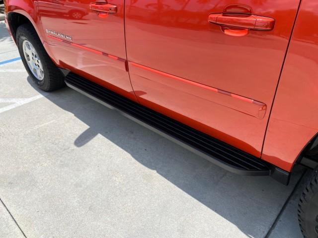 2009 Inferno Orange Metallic /Dark Cashmere/Light Cashmere Chevrolet Avalanche LT PU LOW MILES 58,696 (3GNEC22009G) with an 5.3L Vortec 1000 V8 SFI Flex-Fuel Engine engine, Automatic transmission, located at 4701 North Dixie Hwy, Pompano Beach, FL, 33064, (954) 422-2889, 26.240938, -80.123474 - OUR WEBPAGE FLORIDACARS1.COM HAS OVER 100 PHOTOS AND FREE CARFAX LINK 2009 Chevrolet Avalanche LT Sport Pickup 5.3L V8 F OHV 16V Flex Fuel 20 MPG Rear Wheel Drive Features 20 Inch Plus Wheels ABS Brakes Air Conditioning Alloy Wheels AM/FM Stereo Automatic Transmission Auxiliary Audio Input Bed Cover- Photo#37