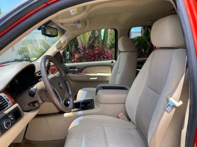 2009 Inferno Orange Metallic /Dark Cashmere/Light Cashmere Chevrolet Avalanche LT PU LOW MILES 58,696 (3GNEC22009G) with an 5.3L Vortec 1000 V8 SFI Flex-Fuel Engine engine, Automatic transmission, located at 4701 North Dixie Hwy, Pompano Beach, FL, 33064, (954) 422-2889, 26.240938, -80.123474 - OUR WEBPAGE FLORIDACARS1.COM HAS OVER 100 PHOTOS AND FREE CARFAX LINK 2009 Chevrolet Avalanche LT Sport Pickup 5.3L V8 F OHV 16V Flex Fuel 20 MPG Rear Wheel Drive Features 20 Inch Plus Wheels ABS Brakes Air Conditioning Alloy Wheels AM/FM Stereo Automatic Transmission Auxiliary Audio Input Bed Cover- Photo#44