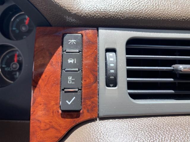 2009 Inferno Orange Metallic /Dark Cashmere/Light Cashmere Chevrolet Avalanche LT PU LOW MILES 58,696 (3GNEC22009G) with an 5.3L Vortec 1000 V8 SFI Flex-Fuel Engine engine, Automatic transmission, located at 4701 North Dixie Hwy, Pompano Beach, FL, 33064, (954) 422-2889, 26.240938, -80.123474 - OUR WEBPAGE FLORIDACARS1.COM HAS OVER 100 PHOTOS AND FREE CARFAX LINK 2009 Chevrolet Avalanche LT Sport Pickup 5.3L V8 F OHV 16V Flex Fuel 20 MPG Rear Wheel Drive Features 20 Inch Plus Wheels ABS Brakes Air Conditioning Alloy Wheels AM/FM Stereo Automatic Transmission Auxiliary Audio Input Bed Cover- Photo#58