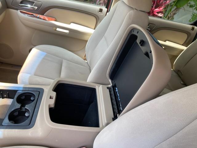 2009 Inferno Orange Metallic /Dark Cashmere/Light Cashmere Chevrolet Avalanche LT PU LOW MILES 58,696 (3GNEC22009G) with an 5.3L Vortec 1000 V8 SFI Flex-Fuel Engine engine, Automatic transmission, located at 4701 North Dixie Hwy, Pompano Beach, FL, 33064, (954) 422-2889, 26.240938, -80.123474 - OUR WEBPAGE FLORIDACARS1.COM HAS OVER 100 PHOTOS AND FREE CARFAX LINK 2009 Chevrolet Avalanche LT Sport Pickup 5.3L V8 F OHV 16V Flex Fuel 20 MPG Rear Wheel Drive Features 20 Inch Plus Wheels ABS Brakes Air Conditioning Alloy Wheels AM/FM Stereo Automatic Transmission Auxiliary Audio Input Bed Cover- Photo#66