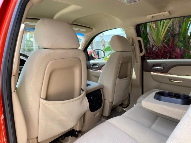 2009 Inferno Orange Metallic /Dark Cashmere/Light Cashmere Chevrolet Avalanche LT PU LOW MILES 58,696 (3GNEC22009G) with an 5.3L Vortec 1000 V8 SFI Flex-Fuel Engine engine, Automatic transmission, located at 4701 North Dixie Hwy, Pompano Beach, FL, 33064, (954) 422-2889, 26.240938, -80.123474 - OUR WEBPAGE FLORIDACARS1.COM HAS OVER 100 PHOTOS AND FREE CARFAX LINK 2009 Chevrolet Avalanche LT Sport Pickup 5.3L V8 F OHV 16V Flex Fuel 20 MPG Rear Wheel Drive Features 20 Inch Plus Wheels ABS Brakes Air Conditioning Alloy Wheels AM/FM Stereo Automatic Transmission Auxiliary Audio Input Bed Cover- Photo#82