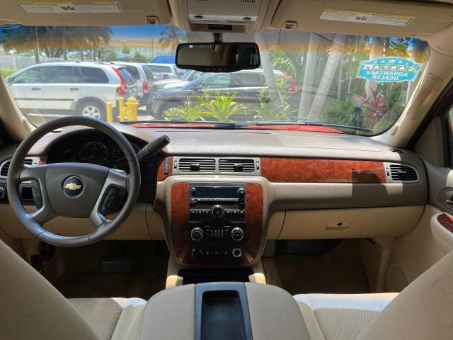 2009 Inferno Orange Metallic /Dark Cashmere/Light Cashmere Chevrolet Avalanche LT PU LOW MILES 58,696 (3GNEC22009G) with an 5.3L Vortec 1000 V8 SFI Flex-Fuel Engine engine, Automatic transmission, located at 4701 North Dixie Hwy, Pompano Beach, FL, 33064, (954) 422-2889, 26.240938, -80.123474 - OUR WEBPAGE FLORIDACARS1.COM HAS OVER 100 PHOTOS AND FREE CARFAX LINK 2009 Chevrolet Avalanche LT Sport Pickup 5.3L V8 F OHV 16V Flex Fuel 20 MPG Rear Wheel Drive Features 20 Inch Plus Wheels ABS Brakes Air Conditioning Alloy Wheels AM/FM Stereo Automatic Transmission Auxiliary Audio Input Bed Cover- Photo#84