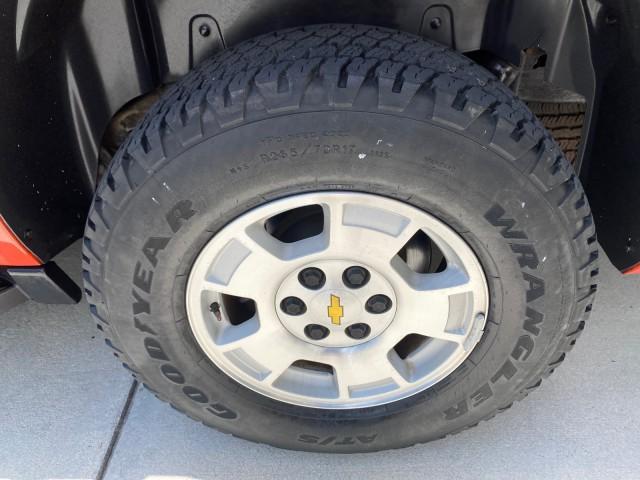 2009 Inferno Orange Metallic /Dark Cashmere/Light Cashmere Chevrolet Avalanche LT PU LOW MILES 58,696 (3GNEC22009G) with an 5.3L Vortec 1000 V8 SFI Flex-Fuel Engine engine, Automatic transmission, located at 4701 North Dixie Hwy, Pompano Beach, FL, 33064, (954) 422-2889, 26.240938, -80.123474 - OUR WEBPAGE FLORIDACARS1.COM HAS OVER 100 PHOTOS AND FREE CARFAX LINK 2009 Chevrolet Avalanche LT Sport Pickup 5.3L V8 F OHV 16V Flex Fuel 20 MPG Rear Wheel Drive Features 20 Inch Plus Wheels ABS Brakes Air Conditioning Alloy Wheels AM/FM Stereo Automatic Transmission Auxiliary Audio Input Bed Cover- Photo#89