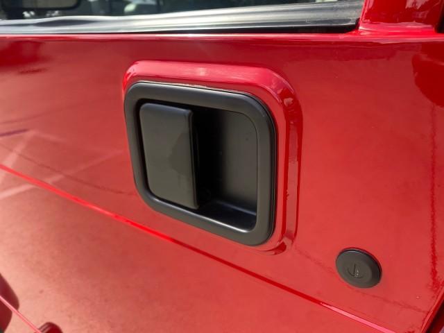 1999 Flame Red /Agate Jeep Wrangler Sport AUTO AC 4.0 6 CYL LOW MILES 92,727 (1J4FY19S2XP) with an 4.0L SMPI I6 Power Tech Engine engine, Automatic transmission, located at 4701 North Dixie Hwy, Pompano Beach, FL, 33064, (954) 422-2889, 26.240938, -80.123474 - OUR WEBPAGE FLORIDACARS1.COM HAS OVER 100 PHOTOS AND FREE CARFAX LINK 1999 Jeep Wrangler Sport 4WD Utility 4.0L I6 F Gasoline 20 MPG Rear Wheel Drive w/ 4X4 Features 4WD/AWD Air Conditioning Alloy Wheels AM/FM Stereo Automatic Transmission CD Audio Cloth Seats Cruise Control Running Boards Soft Top- Photo#37