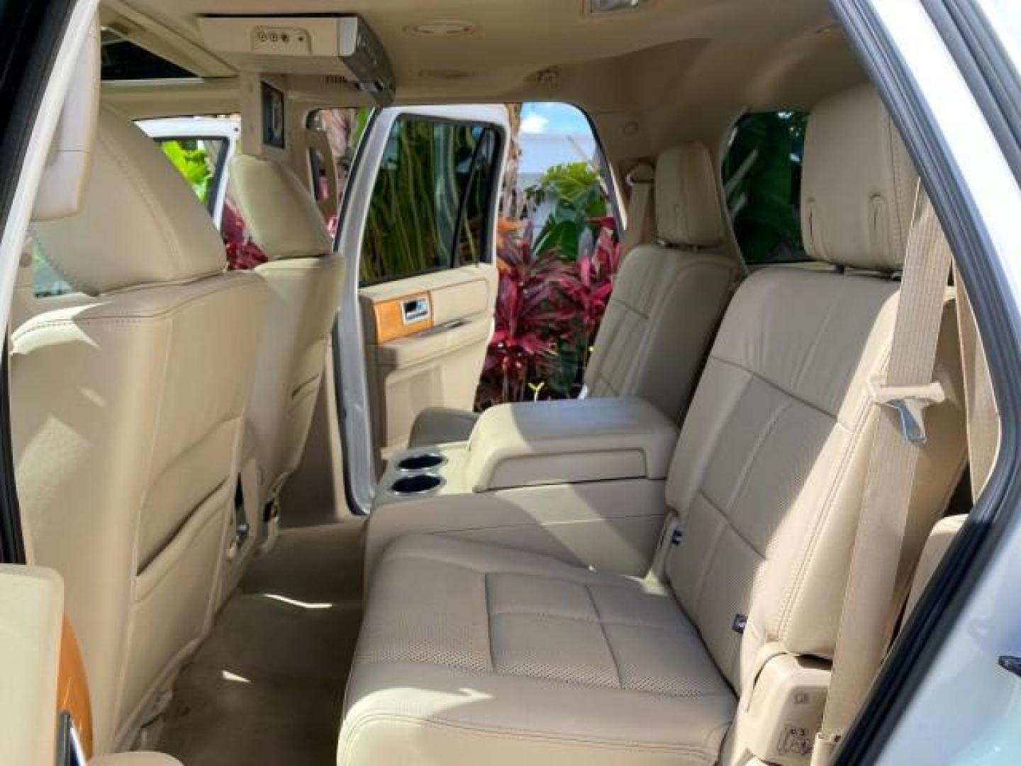 2010 White Platinum Tri-Coat Metallic /Camel Lincoln Navigator 4WD SUNROOF LOW MILES 31,209 (5LMJJ2J50AE) with an 5.4L SOHC 24-Valve V8 FFV Engine engine, Automatic transmission, located at 4701 North Dixie Hwy, Pompano Beach, FL, 33064, (954) 422-2889, 26.240938, -80.123474 - OUR WEBPAGE FLORIDACARS1.COM HAS OVER 100 PHOTOS AND FREE CARFAX LINK 2010 Lincoln Navigator 4 Door Wagon/Sport Utility 5.4L V8 F SOHC 24V Flex Fuel 18 MPG Rear Wheel Drive w/ 4X4 Features 20 Inch Plus Wheels 4WD/AWD A/C Seat(s) ABS Brakes Air Conditioning Alloy Wheels AM/FM Stereo Automatic Transmi- Photo#14