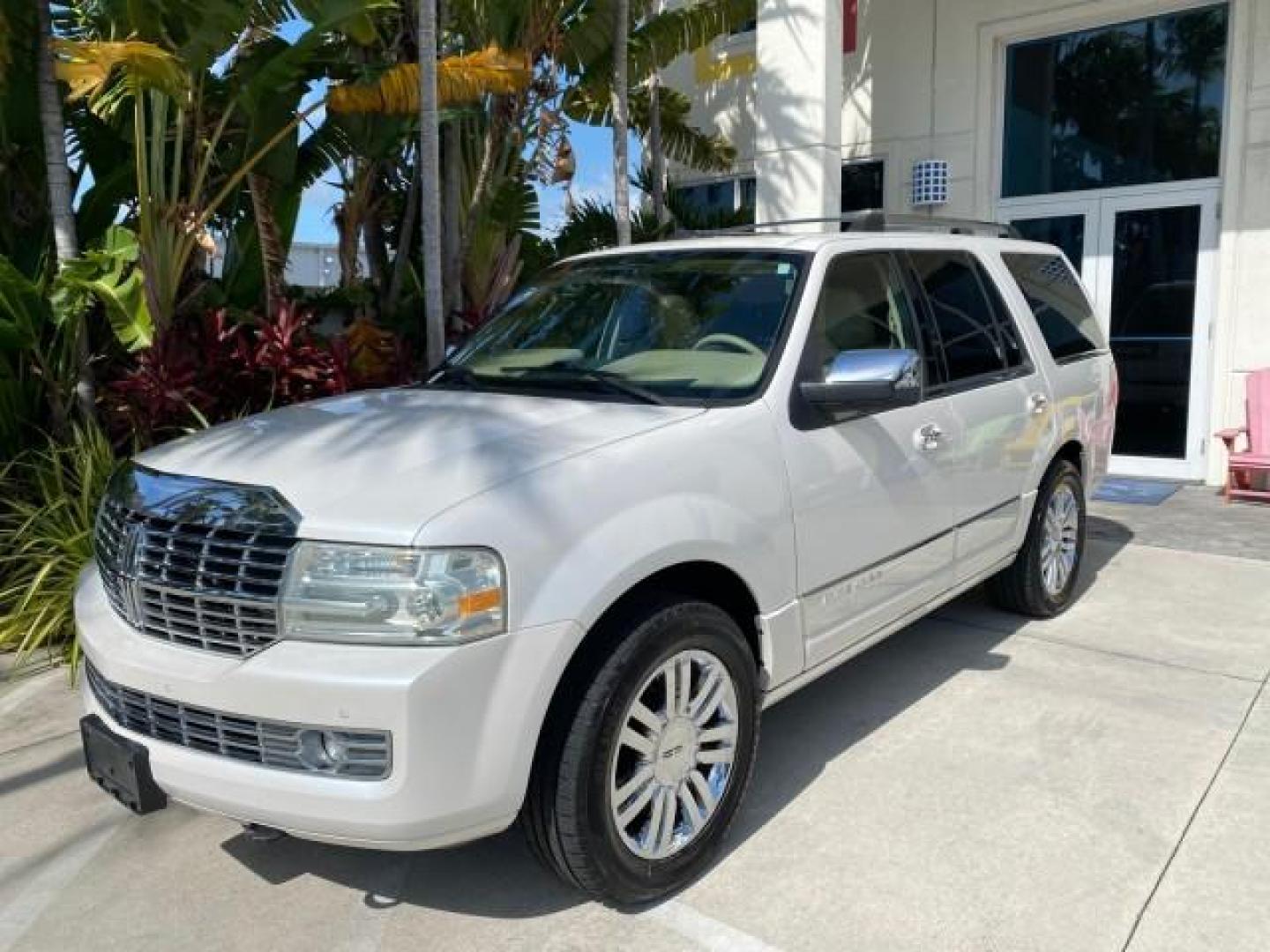 2010 White Platinum Tri-Coat Metallic /Camel Lincoln Navigator 4WD SUNROOF LOW MILES 31,209 (5LMJJ2J50AE) with an 5.4L SOHC 24-Valve V8 FFV Engine engine, Automatic transmission, located at 4701 North Dixie Hwy, Pompano Beach, FL, 33064, (954) 422-2889, 26.240938, -80.123474 - OUR WEBPAGE FLORIDACARS1.COM HAS OVER 100 PHOTOS AND FREE CARFAX LINK 2010 Lincoln Navigator 4 Door Wagon/Sport Utility 5.4L V8 F SOHC 24V Flex Fuel 18 MPG Rear Wheel Drive w/ 4X4 Features 20 Inch Plus Wheels 4WD/AWD A/C Seat(s) ABS Brakes Air Conditioning Alloy Wheels AM/FM Stereo Automatic Transmi- Photo#29