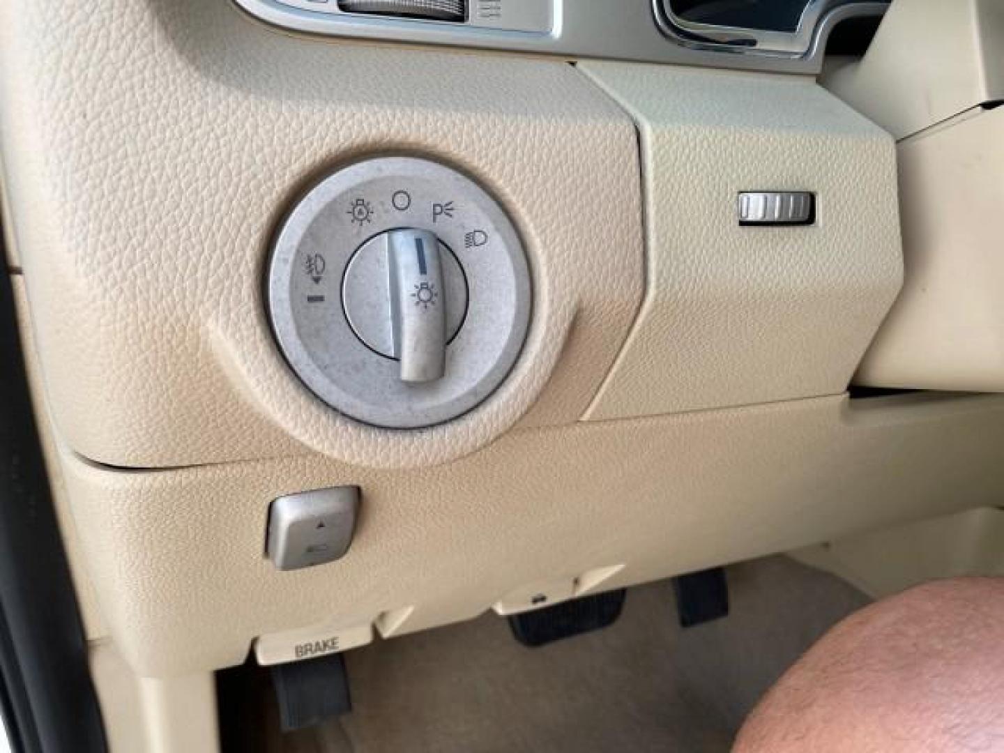 2010 White Platinum Tri-Coat Metallic /Camel Lincoln Navigator 4WD SUNROOF LOW MILES 31,209 (5LMJJ2J50AE) with an 5.4L SOHC 24-Valve V8 FFV Engine engine, Automatic transmission, located at 4701 North Dixie Hwy, Pompano Beach, FL, 33064, (954) 422-2889, 26.240938, -80.123474 - OUR WEBPAGE FLORIDACARS1.COM HAS OVER 100 PHOTOS AND FREE CARFAX LINK 2010 Lincoln Navigator 4 Door Wagon/Sport Utility 5.4L V8 F SOHC 24V Flex Fuel 18 MPG Rear Wheel Drive w/ 4X4 Features 20 Inch Plus Wheels 4WD/AWD A/C Seat(s) ABS Brakes Air Conditioning Alloy Wheels AM/FM Stereo Automatic Transmi- Photo#54