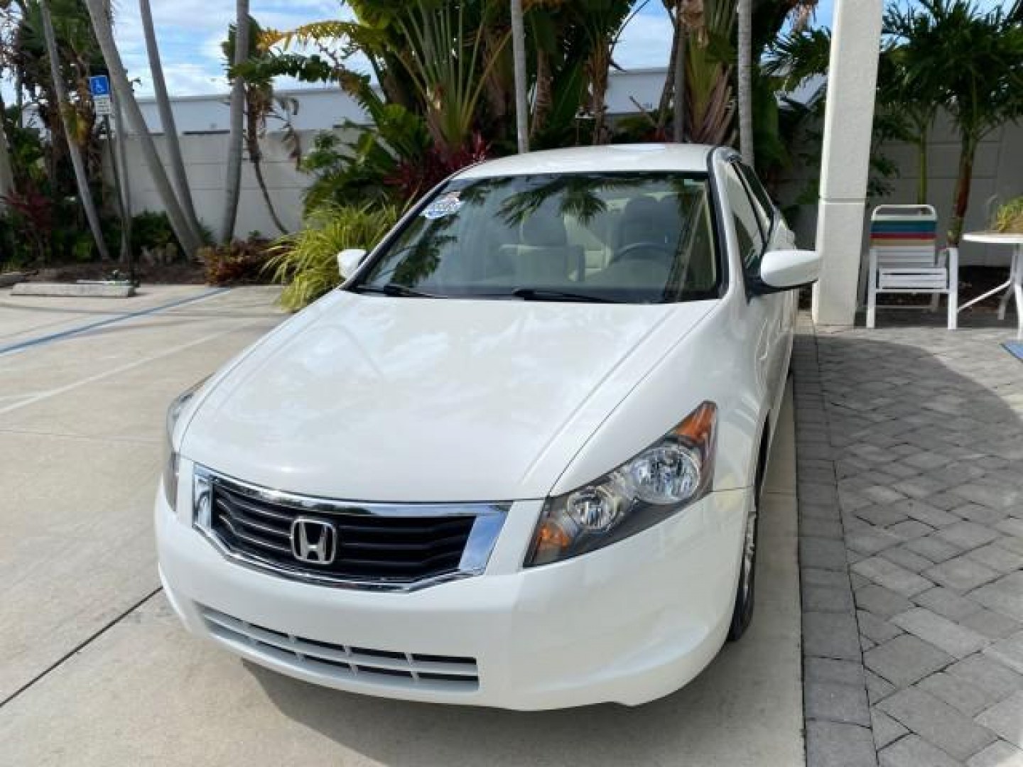 2008 Taffeta White /Ivory Honda Accord Sdn LX-P LOW MILES 49,816 1 OWNER (JHMCP26428C) with an 2.4L DOHC MPFI 16-Valve i-VTEC I4 Engine engine, Automatic transmission, located at 4701 North Dixie Hwy, Pompano Beach, FL, 33064, (954) 422-2889, 26.240938, -80.123474 - OUR WEBPAGE FLORIDACARS1.COM HAS OVER 100 PHOTOS AND FREE CARFAX LINK 2008 Honda Accord LX-P Sedan 4 DR 2.4L I4 F DOHC 16V Gasoline 31 MPG Front Wheel Drive Features ABS Brakes Air Conditioning Alloy Wheels AM/FM Stereo Automatic Transmission Auxiliary Audio Input CD Audio Cloth Seats Cruise Control- Photo#3