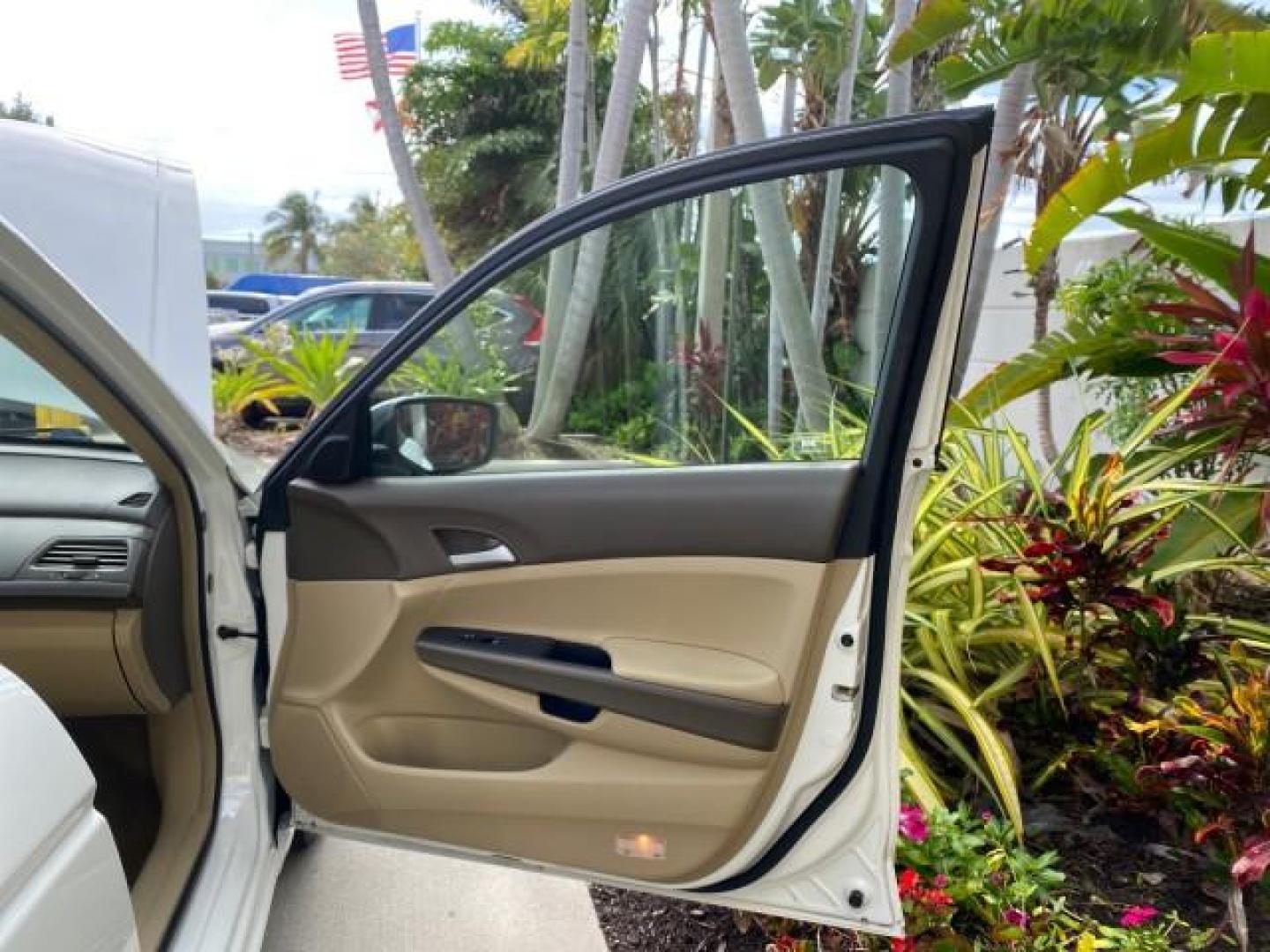 2008 Taffeta White /Ivory Honda Accord Sdn LX-P LOW MILES 49,816 1 OWNER (JHMCP26428C) with an 2.4L DOHC MPFI 16-Valve i-VTEC I4 Engine engine, Automatic transmission, located at 4701 North Dixie Hwy, Pompano Beach, FL, 33064, (954) 422-2889, 26.240938, -80.123474 - OUR WEBPAGE FLORIDACARS1.COM HAS OVER 100 PHOTOS AND FREE CARFAX LINK 2008 Honda Accord LX-P Sedan 4 DR 2.4L I4 F DOHC 16V Gasoline 31 MPG Front Wheel Drive Features ABS Brakes Air Conditioning Alloy Wheels AM/FM Stereo Automatic Transmission Auxiliary Audio Input CD Audio Cloth Seats Cruise Control- Photo#11