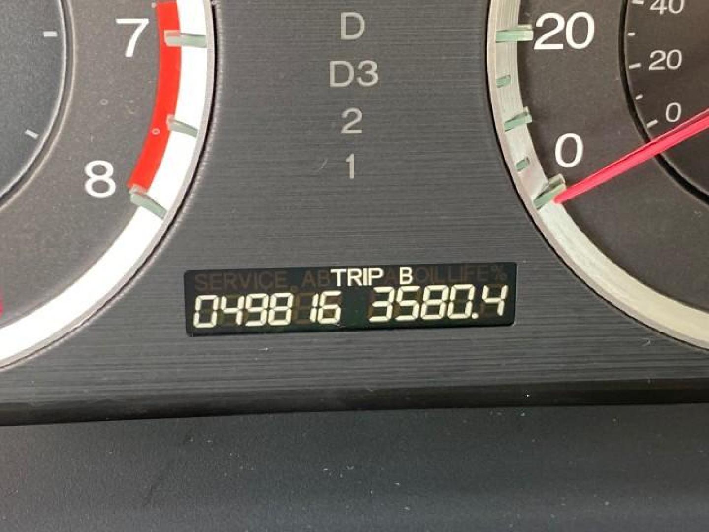 2008 Taffeta White /Ivory Honda Accord Sdn LX-P LOW MILES 49,816 1 OWNER (JHMCP26428C) with an 2.4L DOHC MPFI 16-Valve i-VTEC I4 Engine engine, Automatic transmission, located at 4701 North Dixie Hwy, Pompano Beach, FL, 33064, (954) 422-2889, 26.240938, -80.123474 - OUR WEBPAGE FLORIDACARS1.COM HAS OVER 100 PHOTOS AND FREE CARFAX LINK 2008 Honda Accord LX-P Sedan 4 DR 2.4L I4 F DOHC 16V Gasoline 31 MPG Front Wheel Drive Features ABS Brakes Air Conditioning Alloy Wheels AM/FM Stereo Automatic Transmission Auxiliary Audio Input CD Audio Cloth Seats Cruise Control- Photo#18