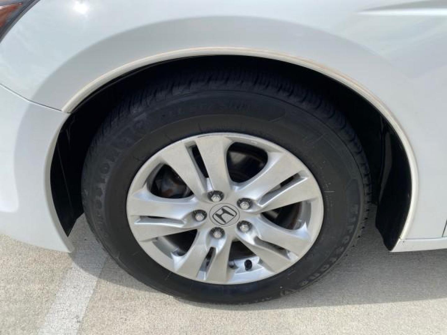 2008 Taffeta White /Ivory Honda Accord Sdn LX-P LOW MILES 49,816 1 OWNER (JHMCP26428C) with an 2.4L DOHC MPFI 16-Valve i-VTEC I4 Engine engine, Automatic transmission, located at 4701 North Dixie Hwy, Pompano Beach, FL, 33064, (954) 422-2889, 26.240938, -80.123474 - OUR WEBPAGE FLORIDACARS1.COM HAS OVER 100 PHOTOS AND FREE CARFAX LINK 2008 Honda Accord LX-P Sedan 4 DR 2.4L I4 F DOHC 16V Gasoline 31 MPG Front Wheel Drive Features ABS Brakes Air Conditioning Alloy Wheels AM/FM Stereo Automatic Transmission Auxiliary Audio Input CD Audio Cloth Seats Cruise Control- Photo#19