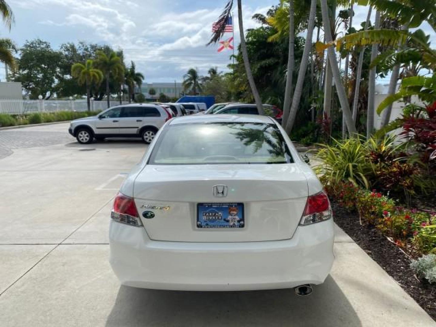 2008 Taffeta White /Ivory Honda Accord Sdn LX-P LOW MILES 49,816 1 OWNER (JHMCP26428C) with an 2.4L DOHC MPFI 16-Valve i-VTEC I4 Engine engine, Automatic transmission, located at 4701 North Dixie Hwy, Pompano Beach, FL, 33064, (954) 422-2889, 26.240938, -80.123474 - OUR WEBPAGE FLORIDACARS1.COM HAS OVER 100 PHOTOS AND FREE CARFAX LINK 2008 Honda Accord LX-P Sedan 4 DR 2.4L I4 F DOHC 16V Gasoline 31 MPG Front Wheel Drive Features ABS Brakes Air Conditioning Alloy Wheels AM/FM Stereo Automatic Transmission Auxiliary Audio Input CD Audio Cloth Seats Cruise Control- Photo#34