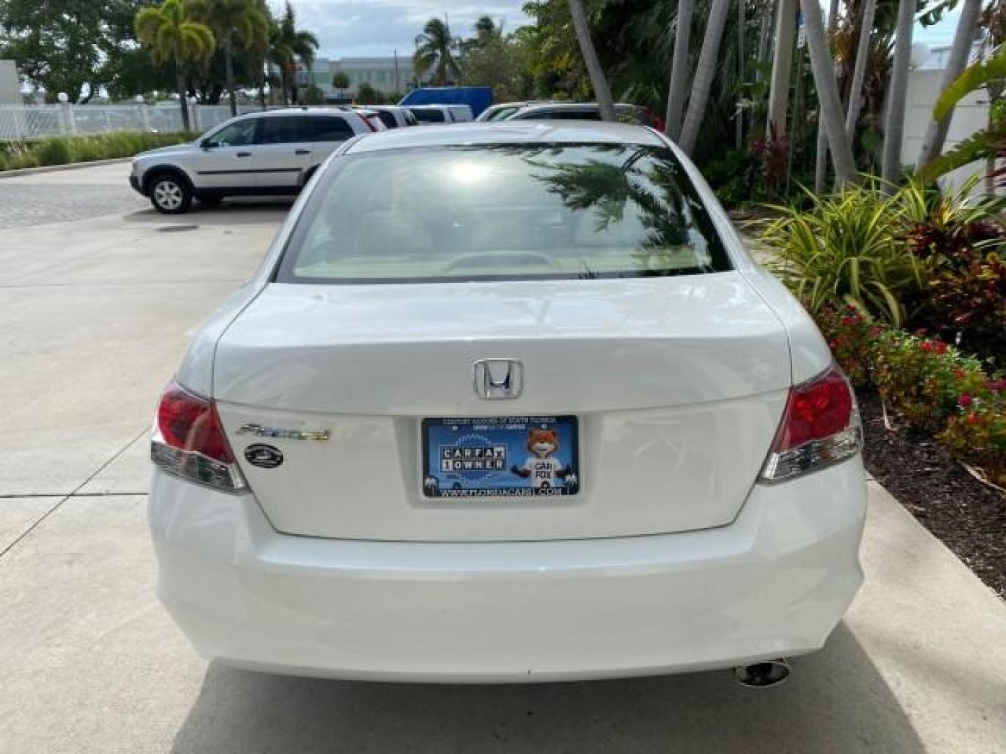 2008 Taffeta White /Ivory Honda Accord Sdn LX-P LOW MILES 49,816 1 OWNER (JHMCP26428C) with an 2.4L DOHC MPFI 16-Valve i-VTEC I4 Engine engine, Automatic transmission, located at 4701 North Dixie Hwy, Pompano Beach, FL, 33064, (954) 422-2889, 26.240938, -80.123474 - OUR WEBPAGE FLORIDACARS1.COM HAS OVER 100 PHOTOS AND FREE CARFAX LINK 2008 Honda Accord LX-P Sedan 4 DR 2.4L I4 F DOHC 16V Gasoline 31 MPG Front Wheel Drive Features ABS Brakes Air Conditioning Alloy Wheels AM/FM Stereo Automatic Transmission Auxiliary Audio Input CD Audio Cloth Seats Cruise Control- Photo#35