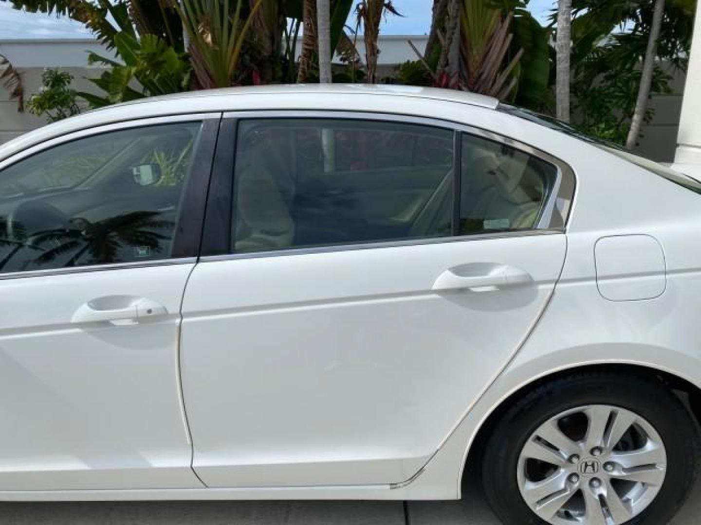 2008 Taffeta White /Ivory Honda Accord Sdn LX-P LOW MILES 49,816 1 OWNER (JHMCP26428C) with an 2.4L DOHC MPFI 16-Valve i-VTEC I4 Engine engine, Automatic transmission, located at 4701 North Dixie Hwy, Pompano Beach, FL, 33064, (954) 422-2889, 26.240938, -80.123474 - OUR WEBPAGE FLORIDACARS1.COM HAS OVER 100 PHOTOS AND FREE CARFAX LINK 2008 Honda Accord LX-P Sedan 4 DR 2.4L I4 F DOHC 16V Gasoline 31 MPG Front Wheel Drive Features ABS Brakes Air Conditioning Alloy Wheels AM/FM Stereo Automatic Transmission Auxiliary Audio Input CD Audio Cloth Seats Cruise Control- Photo#71