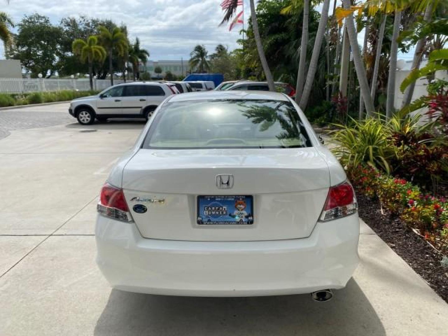 2008 Taffeta White /Ivory Honda Accord Sdn LX-P LOW MILES 49,816 1 OWNER (JHMCP26428C) with an 2.4L DOHC MPFI 16-Valve i-VTEC I4 Engine engine, Automatic transmission, located at 4701 North Dixie Hwy, Pompano Beach, FL, 33064, (954) 422-2889, 26.240938, -80.123474 - OUR WEBPAGE FLORIDACARS1.COM HAS OVER 100 PHOTOS AND FREE CARFAX LINK 2008 Honda Accord LX-P Sedan 4 DR 2.4L I4 F DOHC 16V Gasoline 31 MPG Front Wheel Drive Features ABS Brakes Air Conditioning Alloy Wheels AM/FM Stereo Automatic Transmission Auxiliary Audio Input CD Audio Cloth Seats Cruise Control- Photo#87