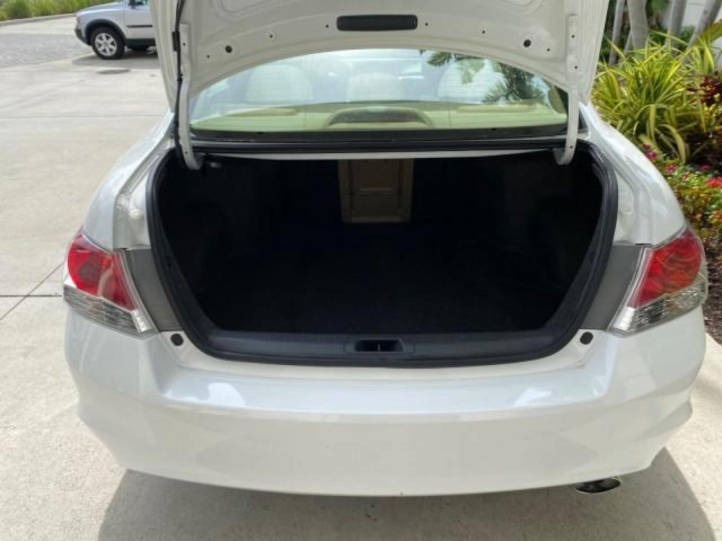 2008 Taffeta White /Ivory Honda Accord Sdn LX-P LOW MILES 49,816 1 OWNER (JHMCP26428C) with an 2.4L DOHC MPFI 16-Valve i-VTEC I4 Engine engine, Automatic transmission, located at 4701 North Dixie Hwy, Pompano Beach, FL, 33064, (954) 422-2889, 26.240938, -80.123474 - OUR WEBPAGE FLORIDACARS1.COM HAS OVER 100 PHOTOS AND FREE CARFAX LINK 2008 Honda Accord LX-P Sedan 4 DR 2.4L I4 F DOHC 16V Gasoline 31 MPG Front Wheel Drive Features ABS Brakes Air Conditioning Alloy Wheels AM/FM Stereo Automatic Transmission Auxiliary Audio Input CD Audio Cloth Seats Cruise Control- Photo#93