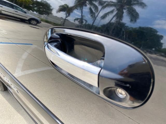 2004 Black /Light Parchment Lincoln Navigator LOW MILES 67,511 SUNROOF (5LMFU27R54L) with an 5.4L DOHC 32-Valve V8 Intech Engine engine, Automatic transmission, located at 4701 North Dixie Hwy, Pompano Beach, FL, 33064, (954) 422-2889, 26.240938, -80.123474 - OUR WEBPAGE FLORIDACARS1.COM HAS OVER 100 PHOTOS AND FREE CARFAX LINK 2004 Lincoln Navigator 4 Door Wagon/Sport Utility 5.4L V8 F DOHC Gasoline 17 MPG Rear Wheel Drive Features A/C Seat(s) ABS Brakes Air Conditioning Alloy Wheels AM/FM Stereo Automatic Transmission CD Audio Cruise Control Fold-Away- Photo#35