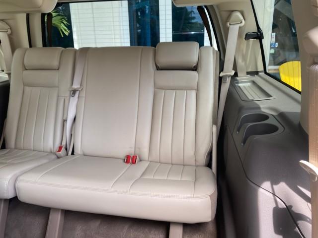 2004 Black /Light Parchment Lincoln Navigator LOW MILES 67,511 SUNROOF (5LMFU27R54L) with an 5.4L DOHC 32-Valve V8 Intech Engine engine, Automatic transmission, located at 4701 North Dixie Hwy, Pompano Beach, FL, 33064, (954) 422-2889, 26.240938, -80.123474 - OUR WEBPAGE FLORIDACARS1.COM HAS OVER 100 PHOTOS AND FREE CARFAX LINK 2004 Lincoln Navigator 4 Door Wagon/Sport Utility 5.4L V8 F DOHC Gasoline 17 MPG Rear Wheel Drive Features A/C Seat(s) ABS Brakes Air Conditioning Alloy Wheels AM/FM Stereo Automatic Transmission CD Audio Cruise Control Fold-Away- Photo#91