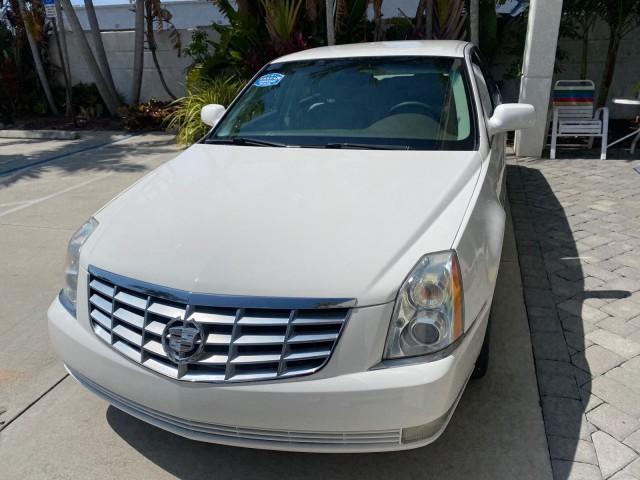 2006 Glacier White /Cashmere Cadillac DTS LOW MILES 58,287 (1G6KD57Y96U) with an 4.6L DOHC V8 Northstar Engine engine, Automatic transmission, located at 4701 North Dixie Hwy, Pompano Beach, FL, 33064, (954) 422-2889, 26.240938, -80.123474 - OUR WEBPAGE FLORIDACARS1.COM HAS OVER 100 PHOTOS AND FREE CARFAX LINK 2006 Cadillac DTS Sedan 4 DR 4.6L V8 F Gasoline 25 MPG Front Wheel Drive Features ABS Brakes Air Conditioning Alloy Wheels AM/FM Stereo Automatic Transmission Bluetooth Technology CD Audio Cruise Control Leather Seats Overhead Air- Photo#3