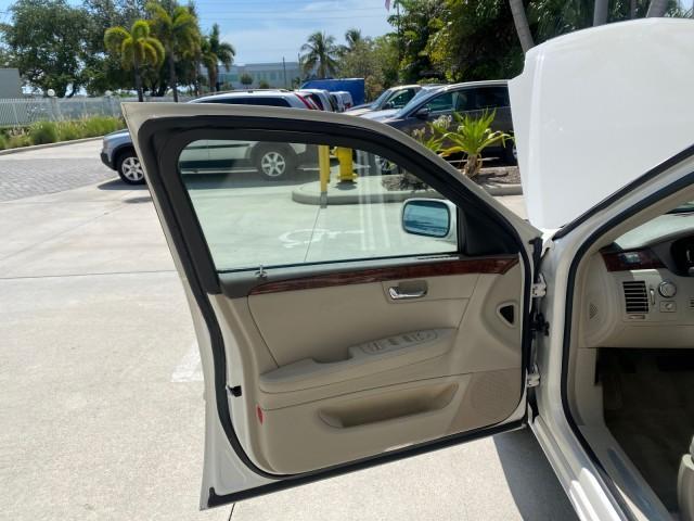 2006 Glacier White /Cashmere Cadillac DTS LOW MILES 58,287 (1G6KD57Y96U) with an 4.6L DOHC V8 Northstar Engine engine, Automatic transmission, located at 4701 North Dixie Hwy, Pompano Beach, FL, 33064, (954) 422-2889, 26.240938, -80.123474 - OUR WEBPAGE FLORIDACARS1.COM HAS OVER 100 PHOTOS AND FREE CARFAX LINK 2006 Cadillac DTS Sedan 4 DR 4.6L V8 F Gasoline 25 MPG Front Wheel Drive Features ABS Brakes Air Conditioning Alloy Wheels AM/FM Stereo Automatic Transmission Bluetooth Technology CD Audio Cruise Control Leather Seats Overhead Air- Photo#9