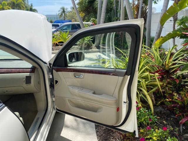 2006 Glacier White /Cashmere Cadillac DTS LOW MILES 58,287 (1G6KD57Y96U) with an 4.6L DOHC V8 Northstar Engine engine, Automatic transmission, located at 4701 North Dixie Hwy, Pompano Beach, FL, 33064, (954) 422-2889, 26.240938, -80.123474 - OUR WEBPAGE FLORIDACARS1.COM HAS OVER 100 PHOTOS AND FREE CARFAX LINK 2006 Cadillac DTS Sedan 4 DR 4.6L V8 F Gasoline 25 MPG Front Wheel Drive Features ABS Brakes Air Conditioning Alloy Wheels AM/FM Stereo Automatic Transmission Bluetooth Technology CD Audio Cruise Control Leather Seats Overhead Air- Photo#11
